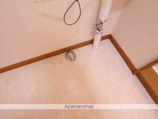 ロイヤルハイム美園Bの内装写真