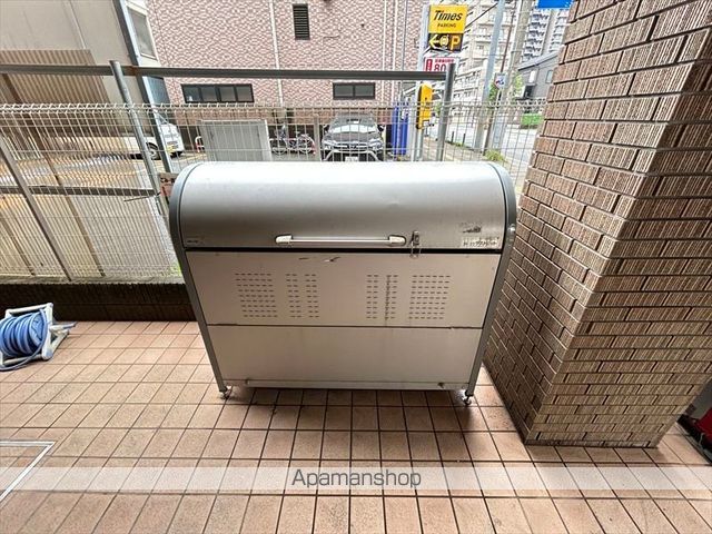 岡崎ビルの外観写真