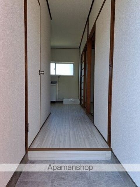 ビアンコ内原[2K/170.1m2]の玄関