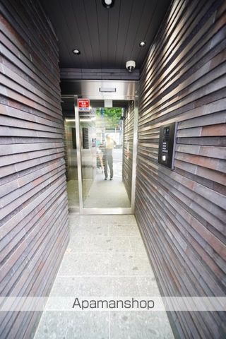 ESPERANZA JINGUMAEの玄関写真