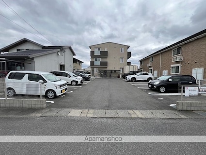 グレイスコート[2LDK/60.43m2]の駐車場