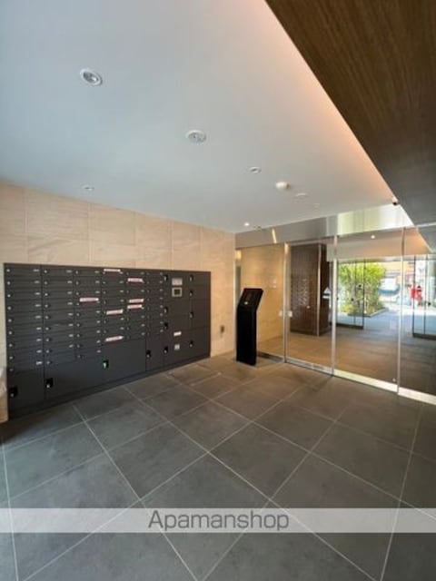 東京都中野区本町５丁目[1R/30.69m2]のロビー