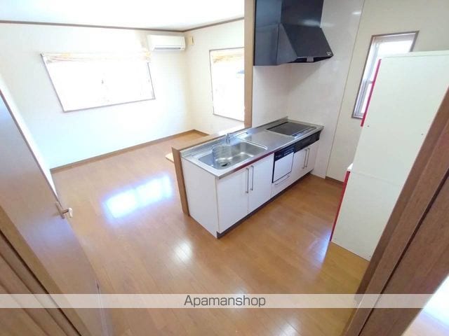 宮崎市 1階建 築22年の内装写真