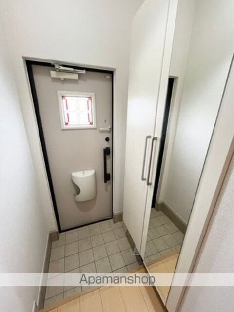 和歌山県和歌山市西浜[2LDK/59.55m2]の玄関