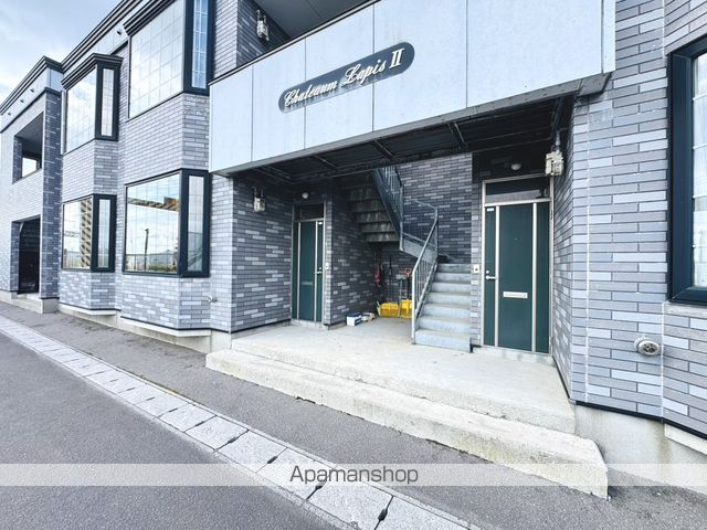 シャトムラピスIIの玄関写真