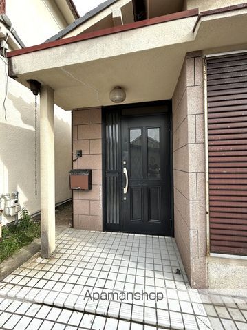 南海電鉄南海本線 尾崎駅 徒歩19分 2階建 築52年の玄関写真