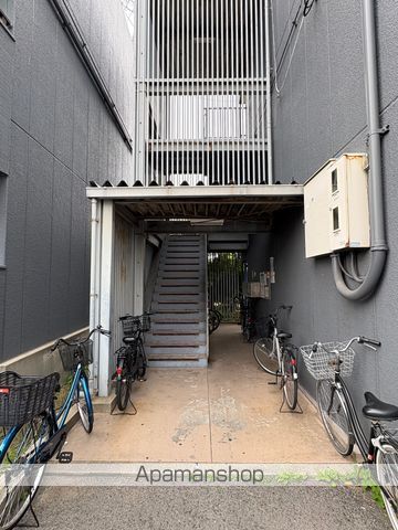 草愛マンションの玄関写真