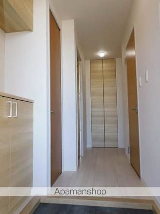 ルーチェレ・ドーマ　Ｂ棟[1LDK/44.33m2]の玄関