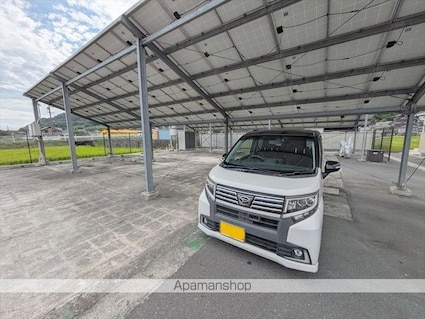 クレイン　Ｂ棟[1LDK/51.19m2]の駐車場