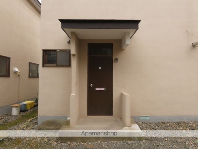 西6条北2丁目15貸家の玄関写真