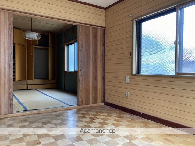 苦楽園四番町貸家の内装写真