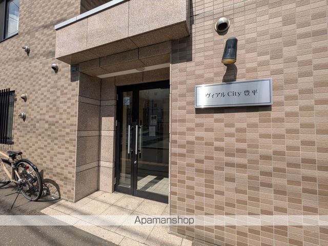 ヴィアルシティ豊平の玄関写真
