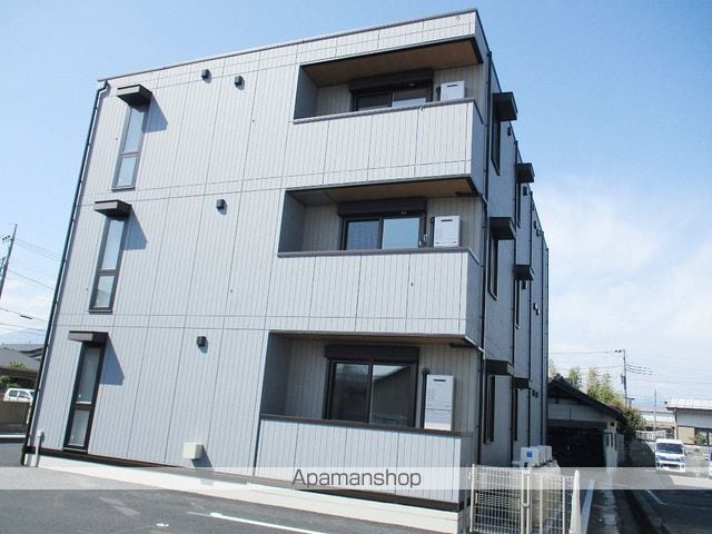 CAREER POCKET A棟の外観写真