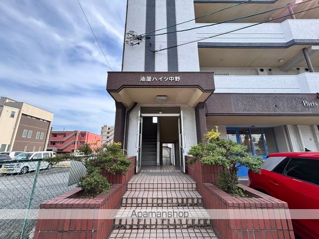 油屋ハイツ中野の玄関写真