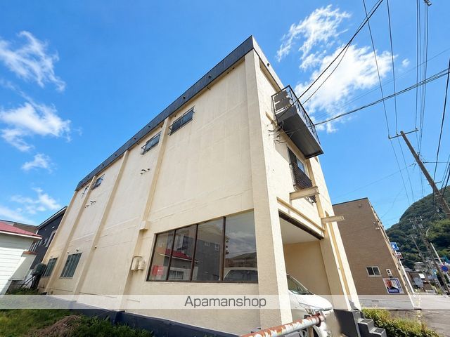マンション谷地頭の外観写真