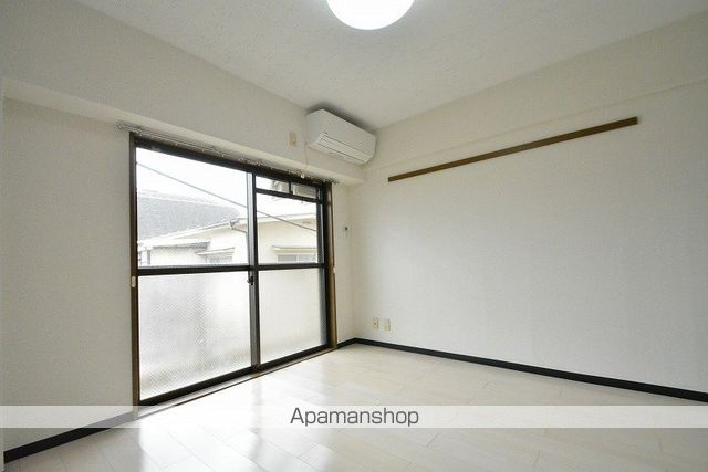 メゾンドレーヌの内装写真