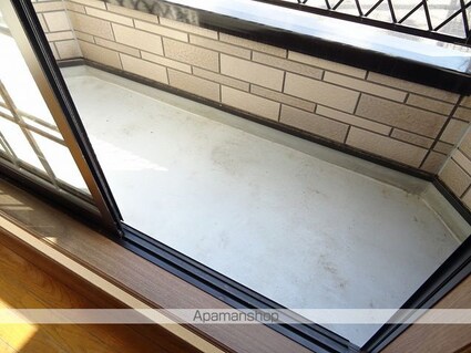 ホワイトキャッスル南小泉ビレジＤ棟[1K/28.09m2]のバルコニー