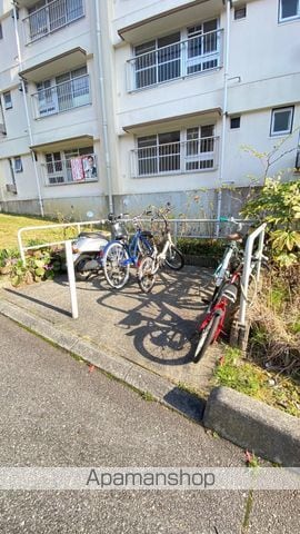 花山東15号棟の外観写真