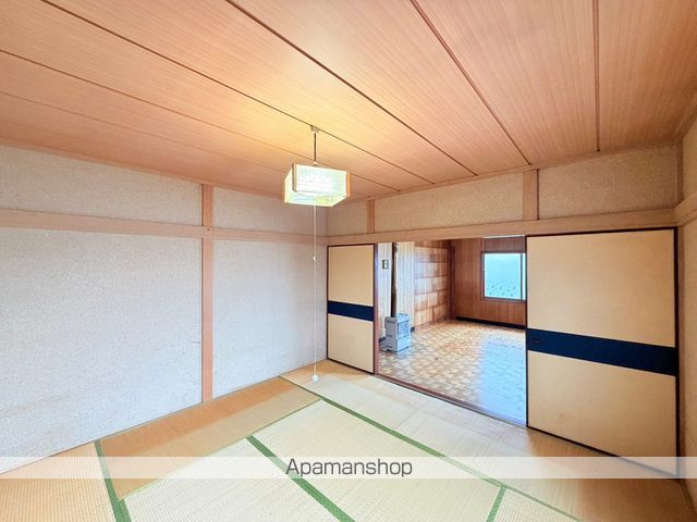 石狩市 2階建 築47年の内装写真