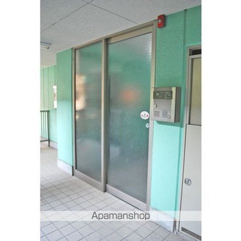アンプルールフェールスリーズの玄関写真