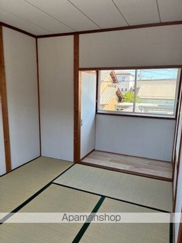 三津屋町戸建の内装写真