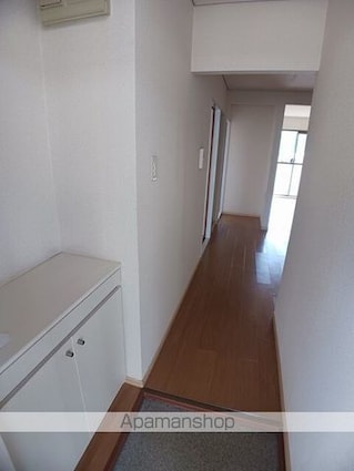 ホワイトメゾン東新町[2LDK/52.8m2]の玄関