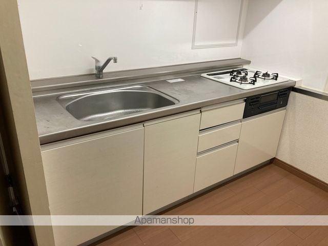 日商岩井鶴見マンションの内装写真