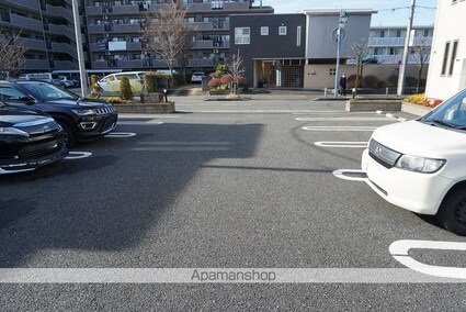 ガーデン　パレス[1LDK/44.22m2]の駐車場