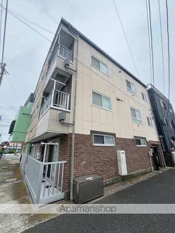 ＪＲ東海道本線 平塚駅 バス乗車時間：15分 最寄りバス停で下車 徒歩1分 3階建 築38年の外観写真