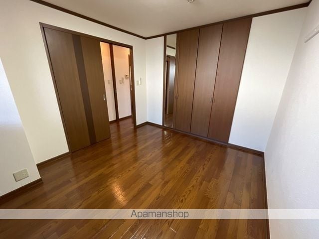 瑞穂市 3階建 築22年の内装写真