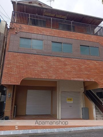 奄美市名瀬真名津町ビルの外観写真