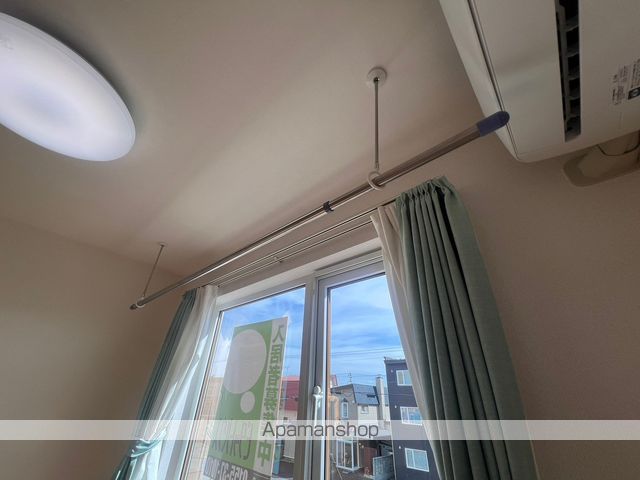 帯広市 2階建 築12年の内装写真
