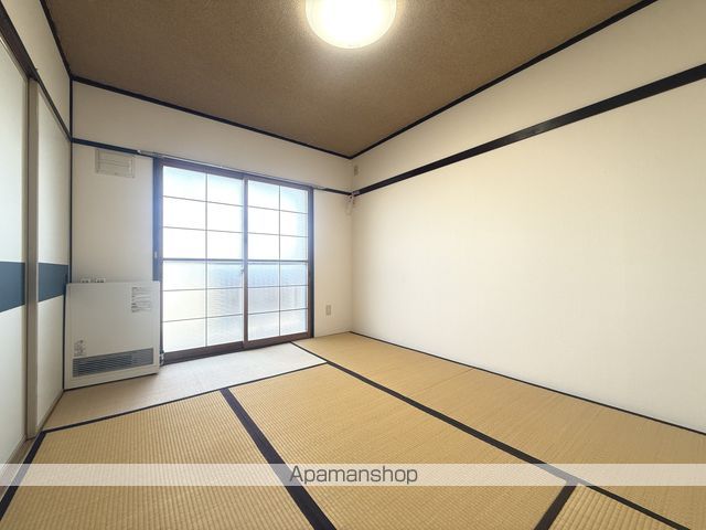 ユートピア川原1号棟の内装写真
