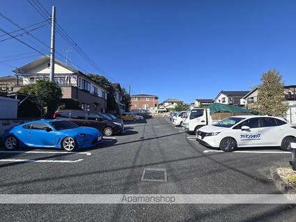 ノース　プリムラ[1LDK/44.18m2]の駐車場1