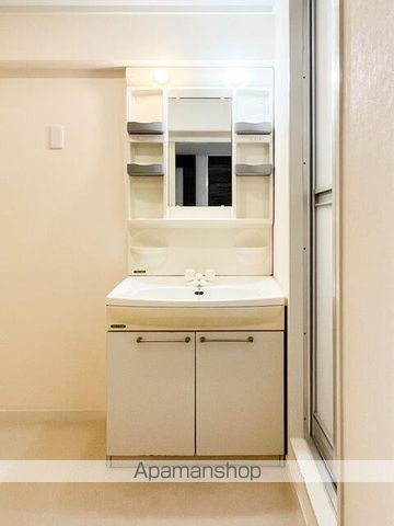 ワールドホンダ福岡ビルの内装写真