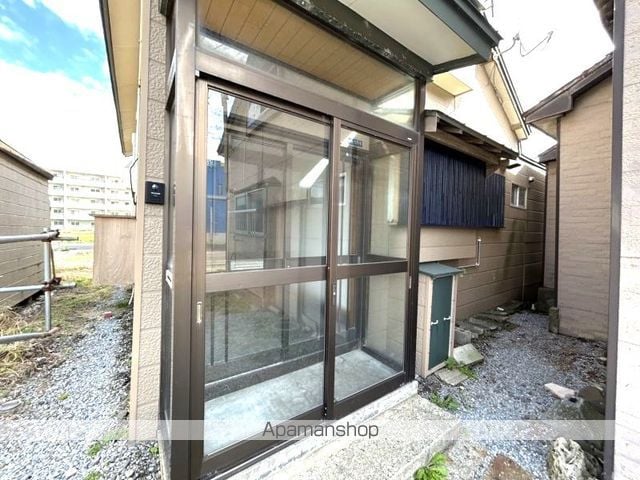 函館市電宝来谷地頭 宝来町駅 徒歩8分 1階建 築93年の玄関写真