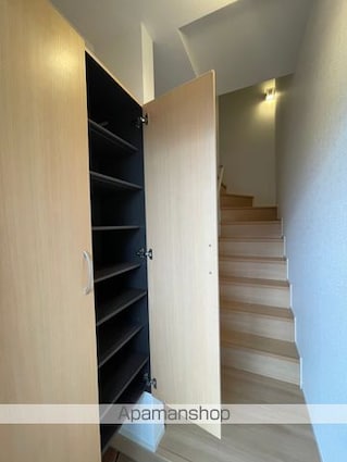 ブルク[1LDK/53.22m2]の玄関