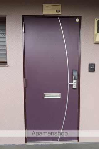 ヴィラセンチュリーの玄関写真