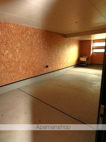 K−GARAGE猪名寺の内装写真