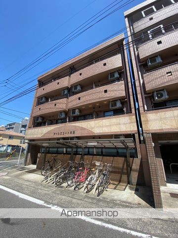 アールズコート本郷の外観写真