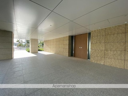 ＨＡＲＵＭＩＦＬＡＧ　ＳＵＮ　ＶＩＬＬＡＧＥ　Ａ棟[3LDK/106.54m2]のエントランス2