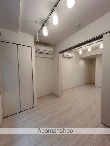 【新宿区北新宿のマンションの写真】