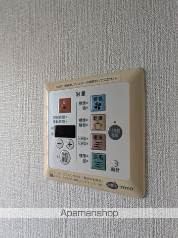 員弁郡東員町 2階建 築23年の内装写真