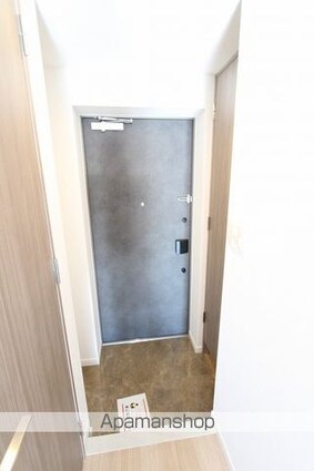 東京都立川市曙町３丁目[1K/30.24m2]の玄関