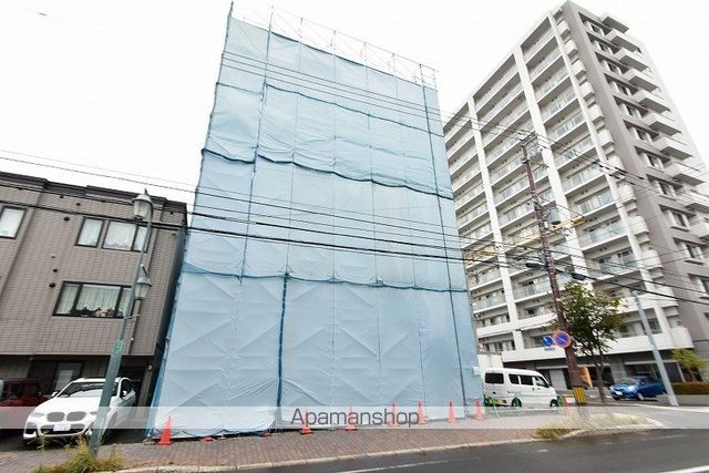 ALPINE美園駅前の外観写真