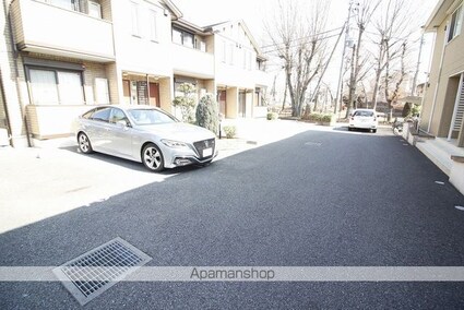 ル・ボア拝島Ｃ棟[1LDK/41.74m2]の駐車場