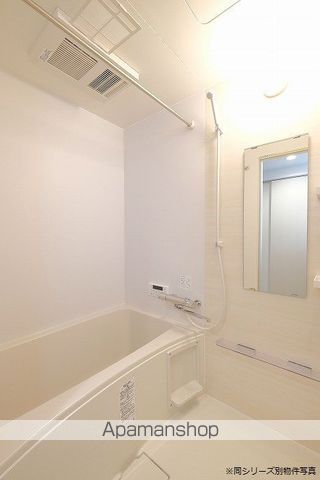 CHERIM和白Vの内装写真
