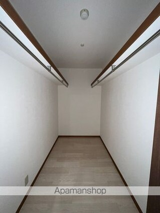 和歌山県和歌山市吹上４丁目[2LDK/75.3m2]の収納