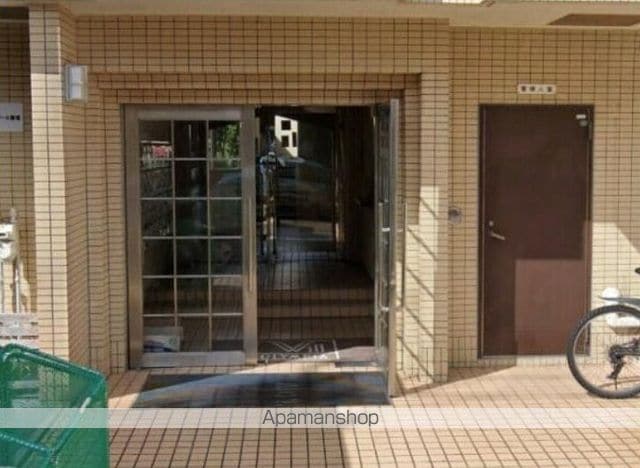 ウィルオリンピア金沢八景の玄関写真