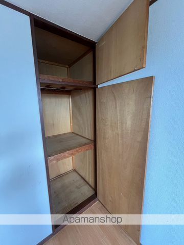 アクセス纒の内装写真